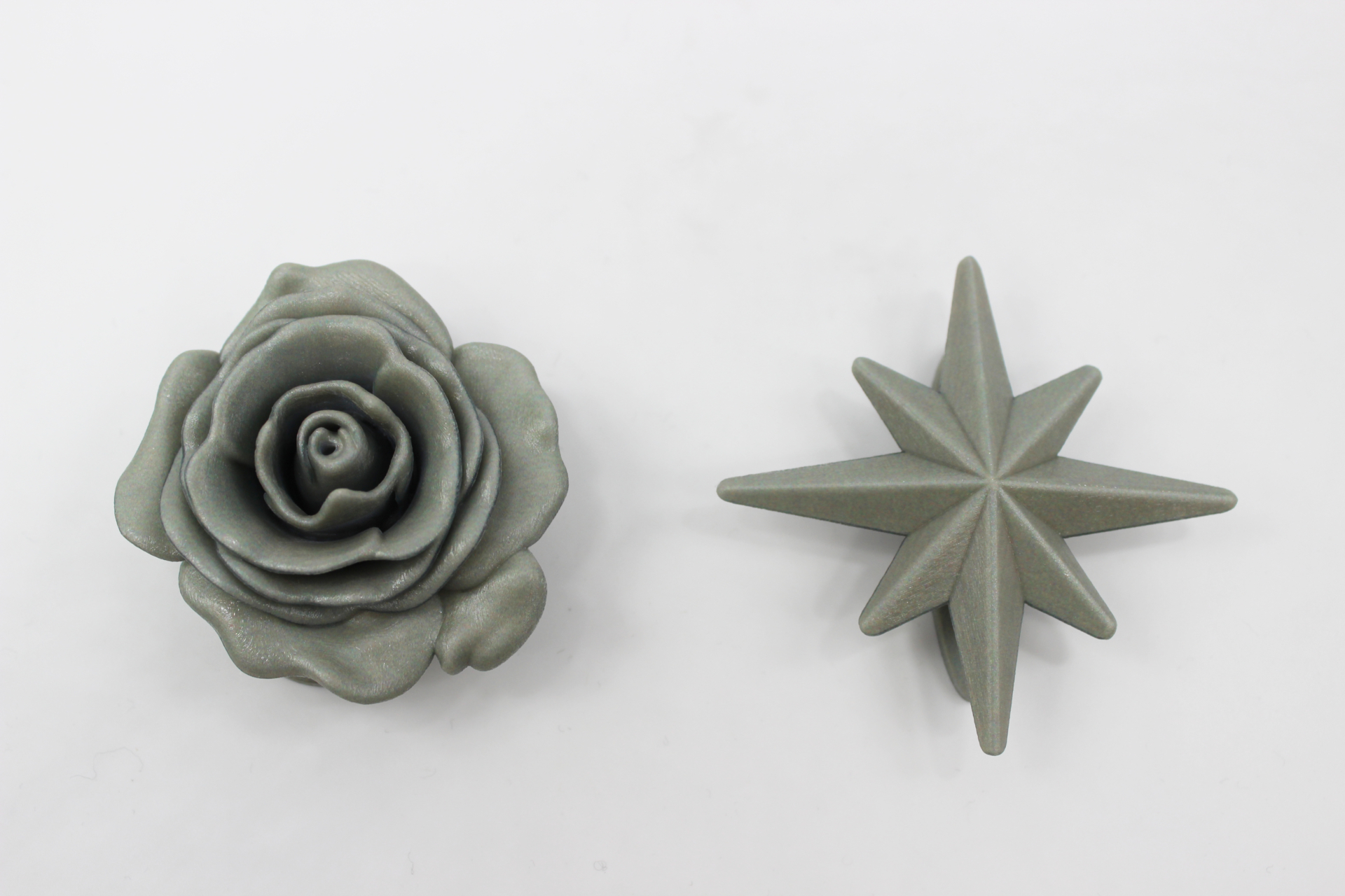 制作実績　星と薔薇ブローチ